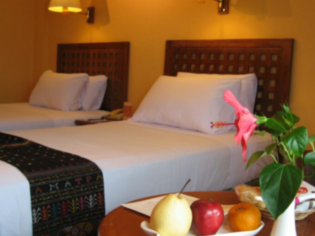 Hotel Mutiara Чилачап Екстериор снимка